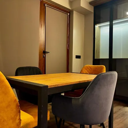 Markapart 1 - Center - Sleeps 5 * Ruse